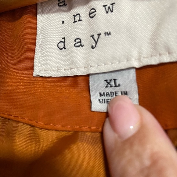 Universal Thread Trench Coat XL - Picture 2 of 2